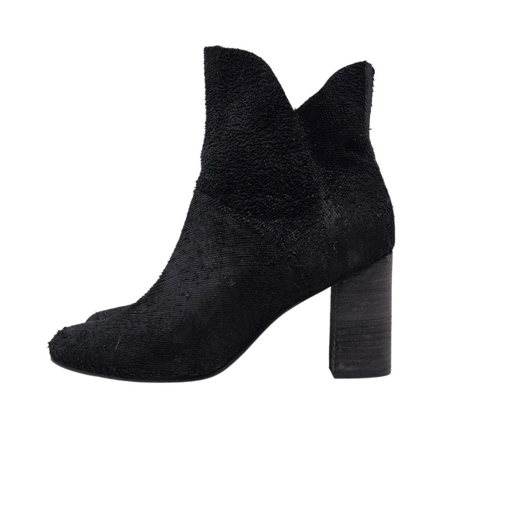 Anthropologie Seychelles Prop Black Textured Leather Ankle Boots Block Heel‎ 7.5